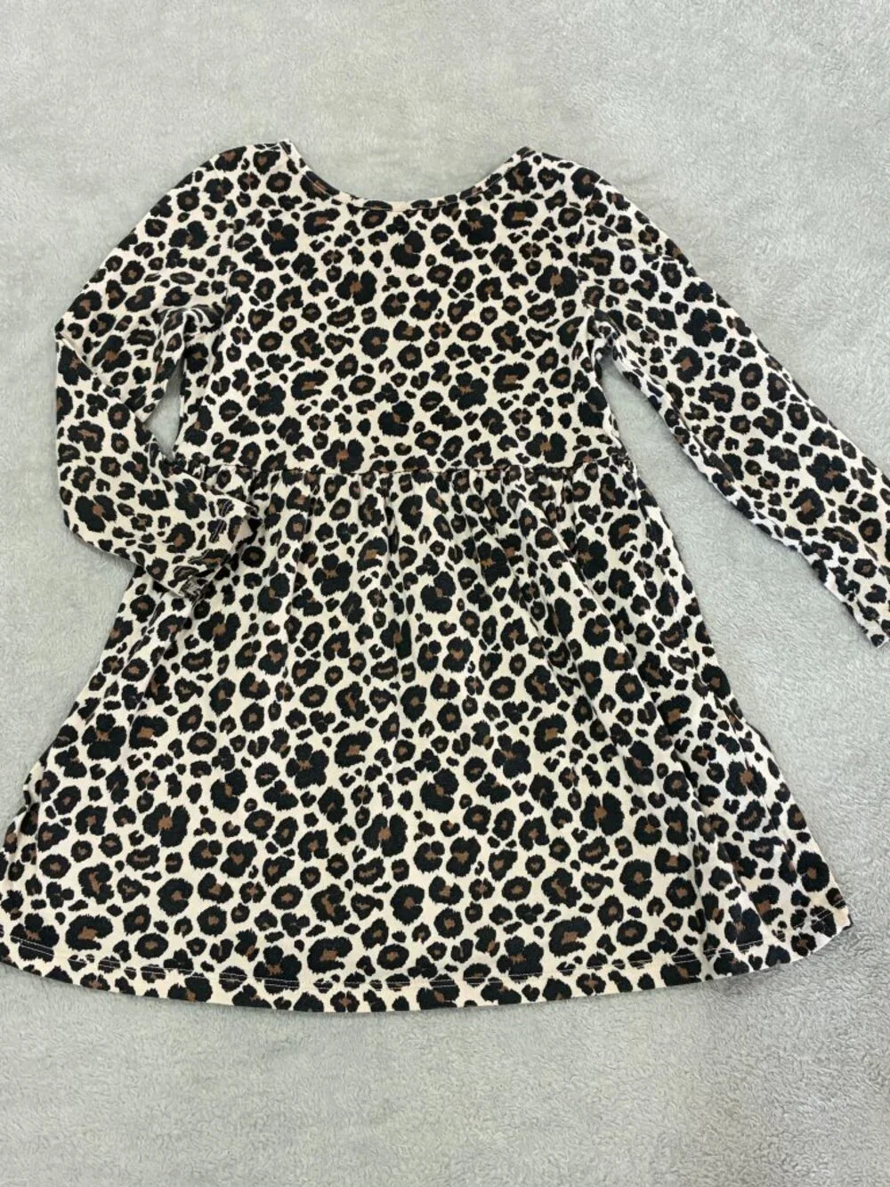 Little Girls Bundle Size 3T-4T, 8 pieces, dresses, jeans, tops, zip up